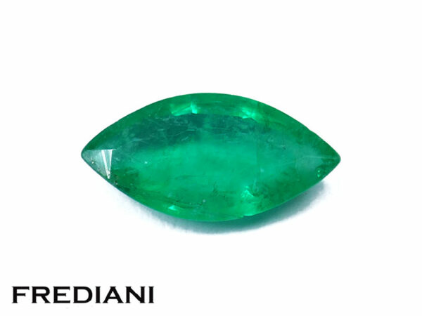 Emeraude navette 100x51 de 0.73 carat