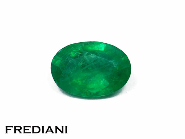 Emeraude ovale 69x49 de 0.58 carat
