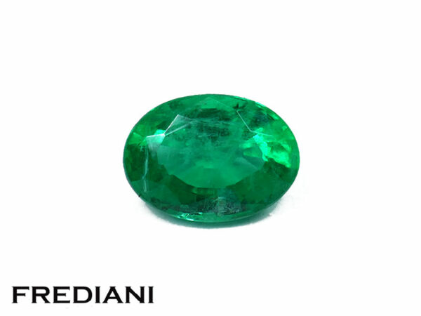 Emeraude ovale 71x51 de 0.87 carat