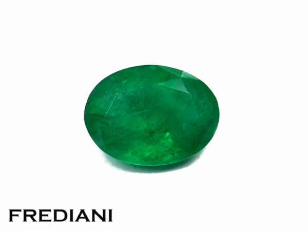 Emeraude ovale 82x61 de 1.30 carat