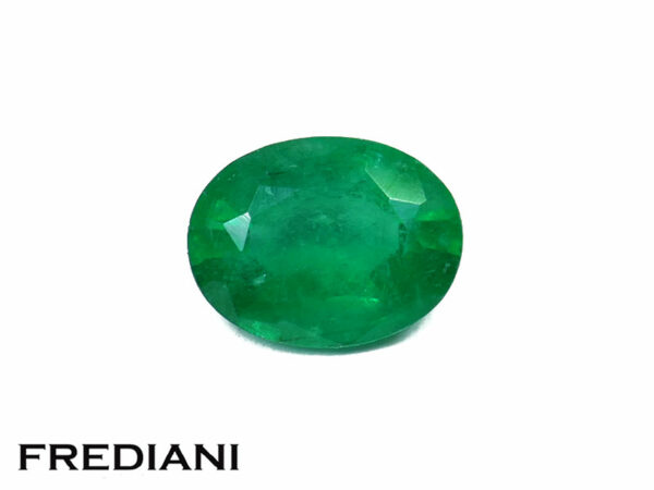 Emeraude ovale 80x61 de 1.20 carat
