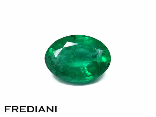 Emeraude ovale 70x50 de 0.81 carat