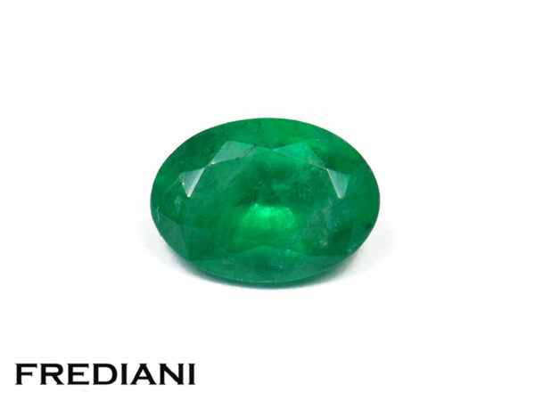 Emeraude ovale 69x49 de 0.68 carat