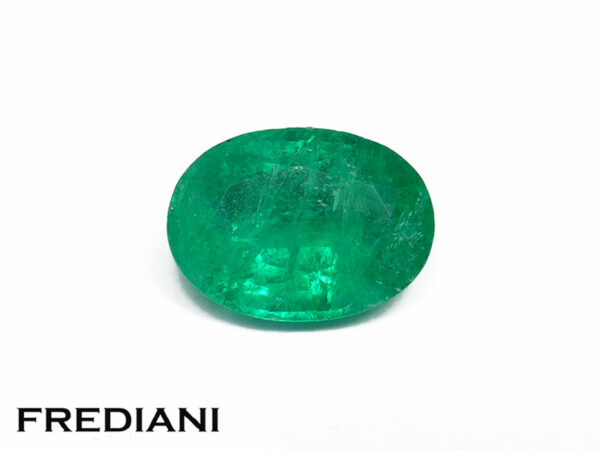 Emeraude ovale 81x59 de 1.08 carat