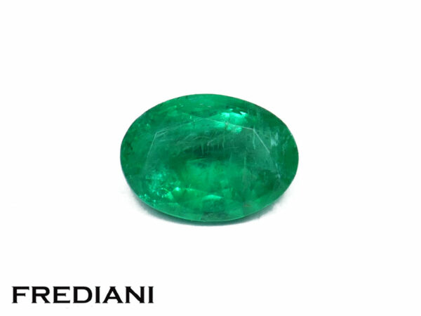 Emeraude ovale 68x48 de 0.65 carat