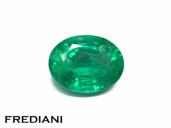 Emeraude ovale 81x62 de 1.41 carat