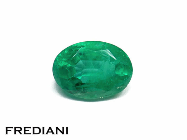 Emeraude ovale 71x51 de 0.95 carat