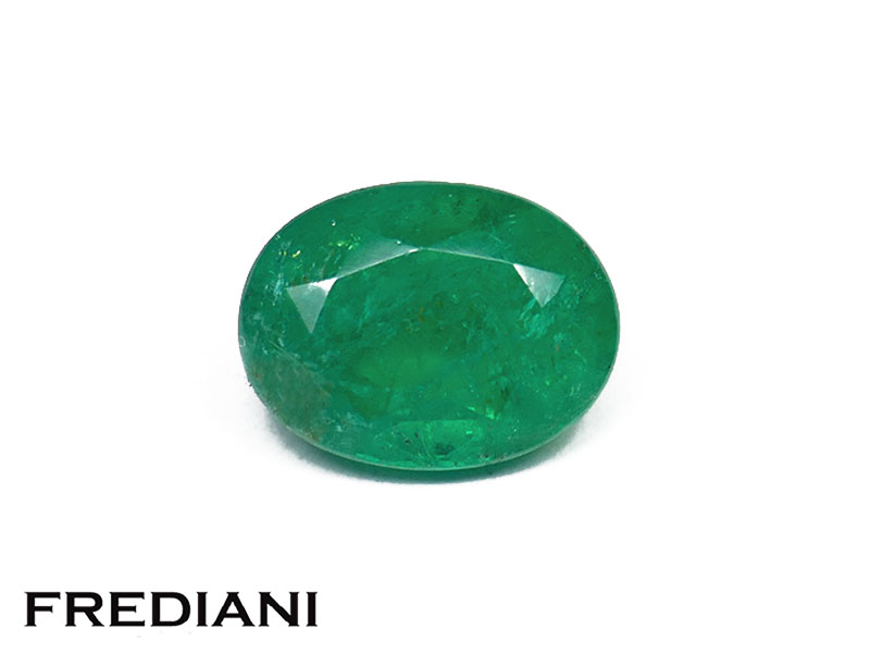 Emeraude ovale 82x62 de 1.45 carat