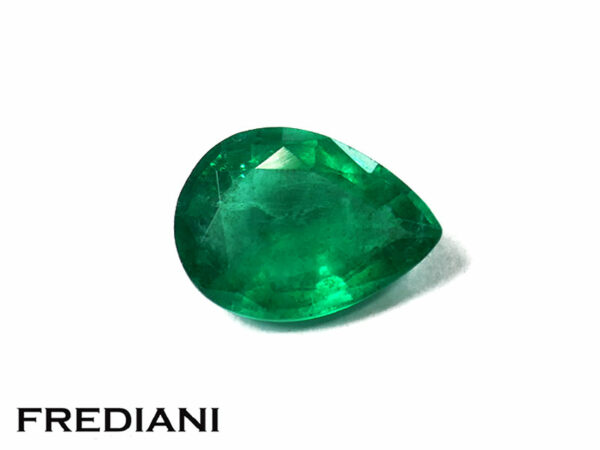 Emeraude poire 81x59 de 0.93 carat