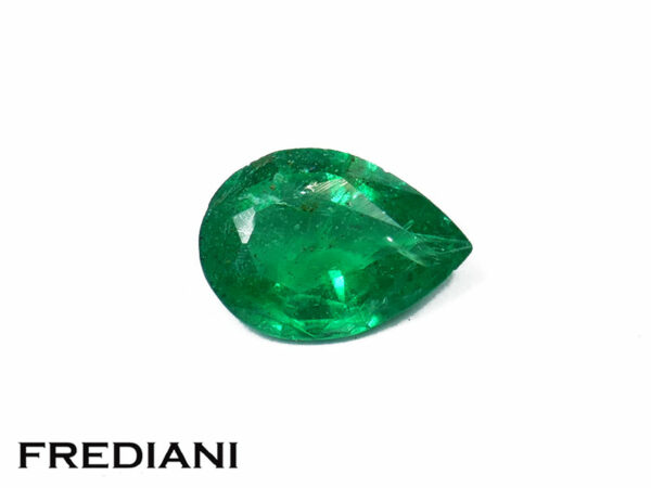 Emeraude poire 68x48 de 0.43 carat