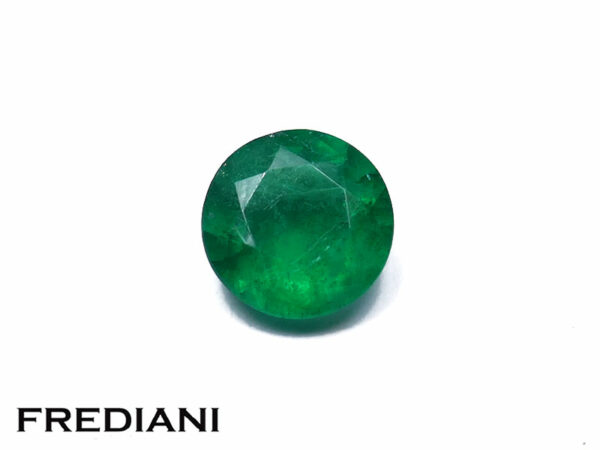 Emeraude ronde 5.8 mm de 0.69 carat