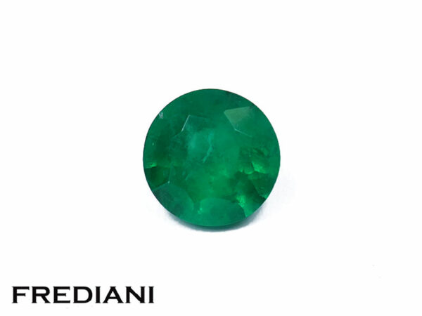 Emeraude ronde 6.1 mm de 0.82 carat