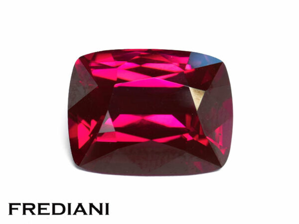 Grenat rhodolite coussin naturel 145x111 de 10.10 carats