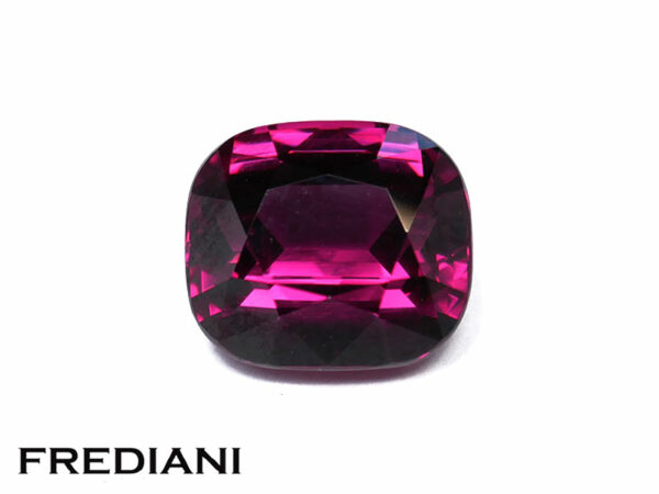 Grenat rhodolite coussin naturel 102x89 de 5.65 carats