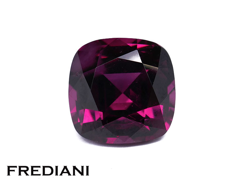 Grenat rhodolite coussin naturel 118x118 de 9.26 carats