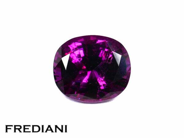 Grenat rhodolite ovale naturel 96x83 de 3.13 carats