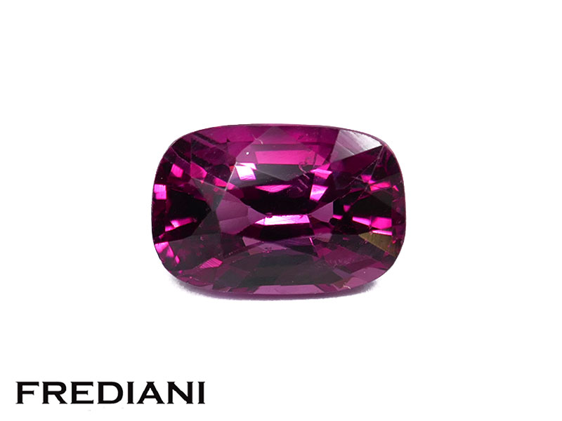 Grenat rhodolite ovale naturel