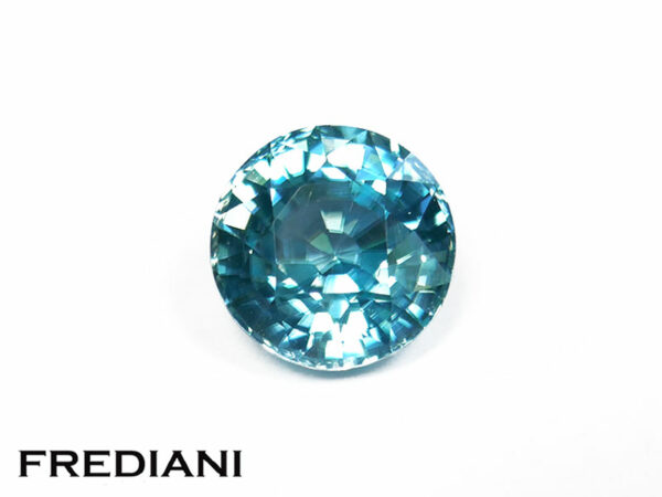 Zircon bleu rond 8.6 mm de 4.17 carats.