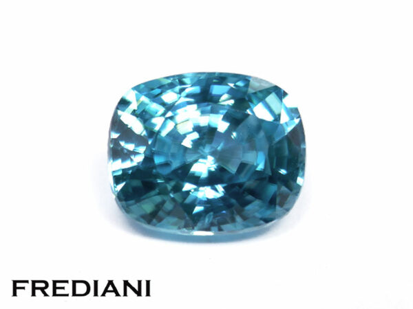 Zircon bleu coussin 112x93 de 6.85 carats