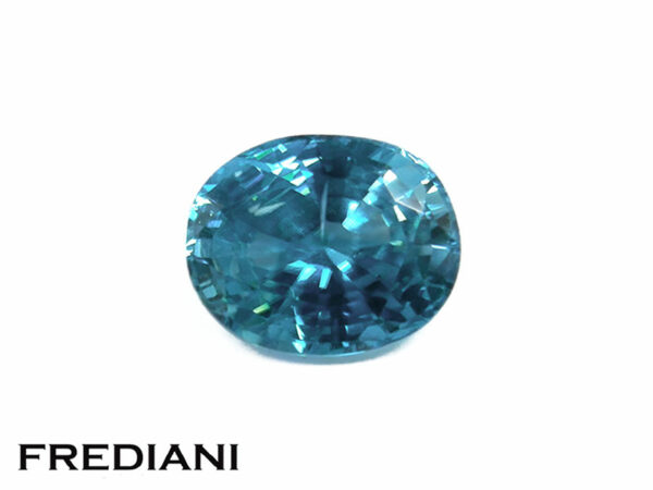Zircon bleu ovale 85x68 de 2.61 carats