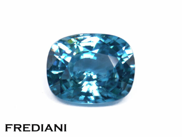 Zircon bleu coussin 113x91 de 6.47 carats