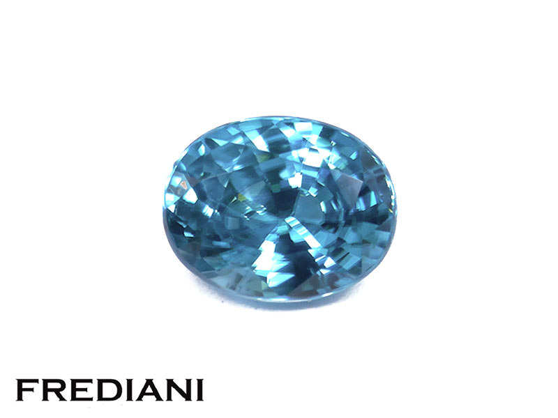 Zircon bleu ovale 84x66 de 2.62 carats