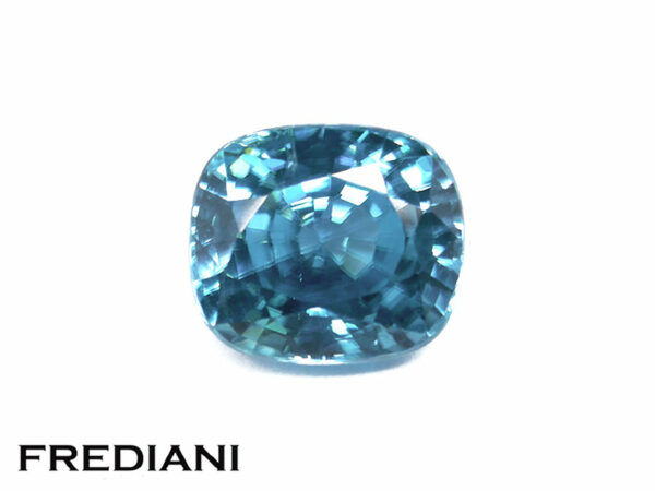 Zircon bleu coussin 95x83 de 5.40 carats
