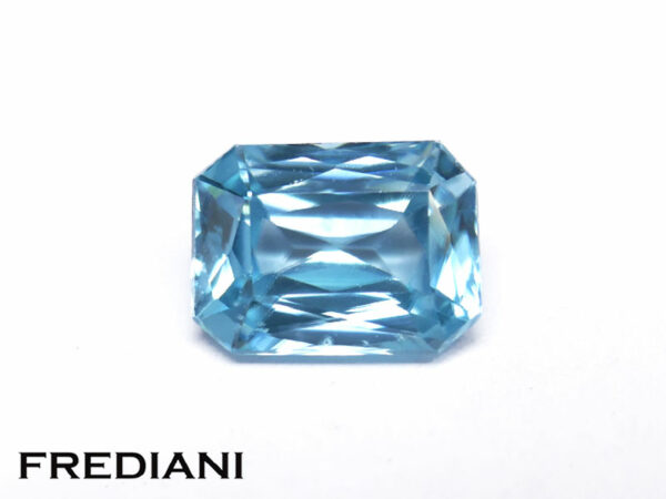 Zircon bleu rectangulaire 79x59 de 2.24 carats
