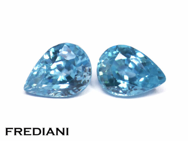 Appairage de zircons bleus poires 68x50 de 2.15 carats