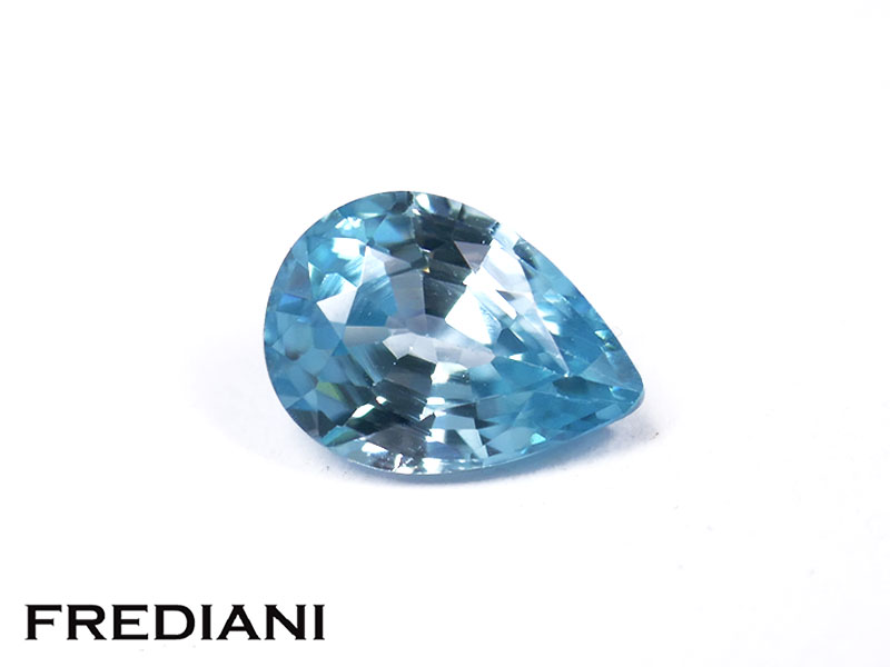 Zircon bleu poire 78x56 de 1.50 carat