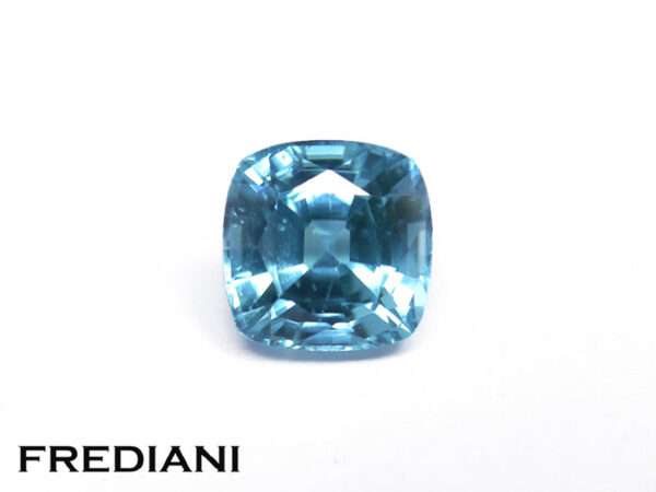 Zircon bleu coussin 57x57 de 1.57 carat