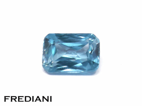 Zircon bleu rectangulaire 59x39 de 0.77 carat