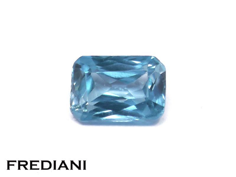 Zircon bleu rectangulaire