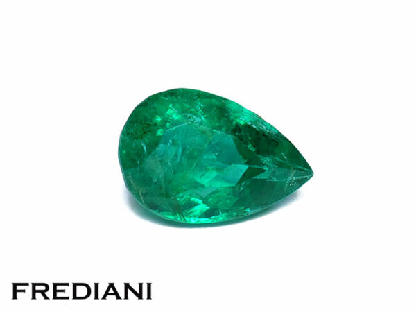 Emeraude de Colombie poire certifiée 88x59 de 1.17 carat