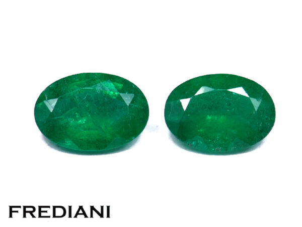 Appairage d'émeraudes ovales 60x40 de 0.82 carat