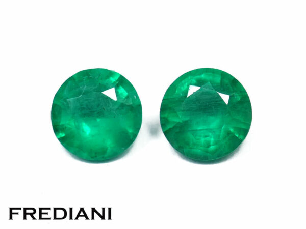 Appairage d'émeraudes rondes 4.7 mm de 0.68 carat