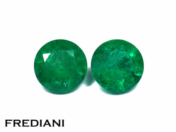 Appairage d'émeraudes rondes 4.9 mm de 0.86 carat
