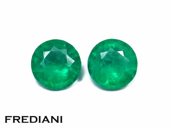 Appairage d'émeraudes rondes 4.5 mm de 0.62 carat
