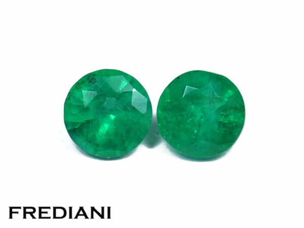Appairage d'émeraudes rondes 4.6 mm de 0.71 carat
