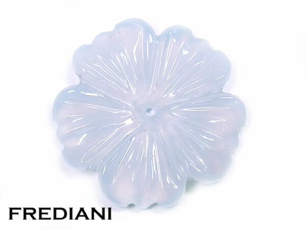 Fleur en calcédoine 22 mm de 12.34 carats