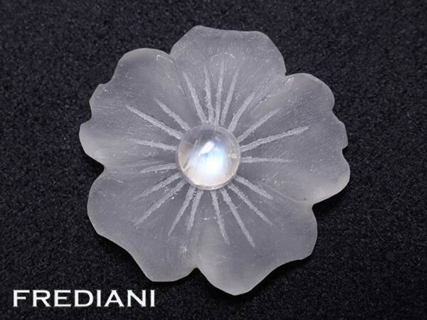 Fleur en quartz incolore 25 mm de 18.25 carats et Pierre de lune 6 mm Offerte
