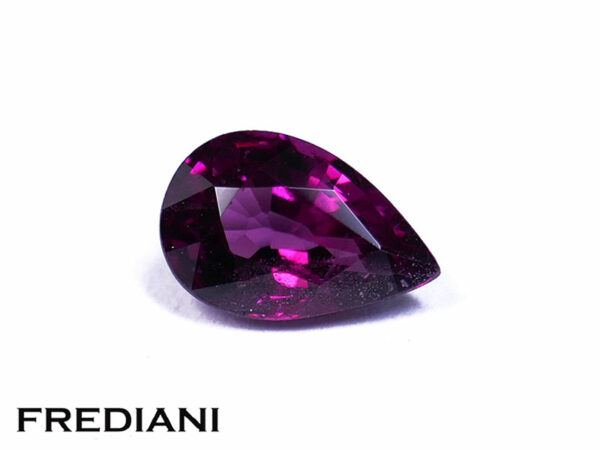 Grenat rhodolite poire 86x56 de 1.54 carat