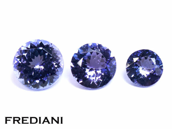 Trio de Tanzanites rondes de 5 à 6.5 mm pour 2.44 carats