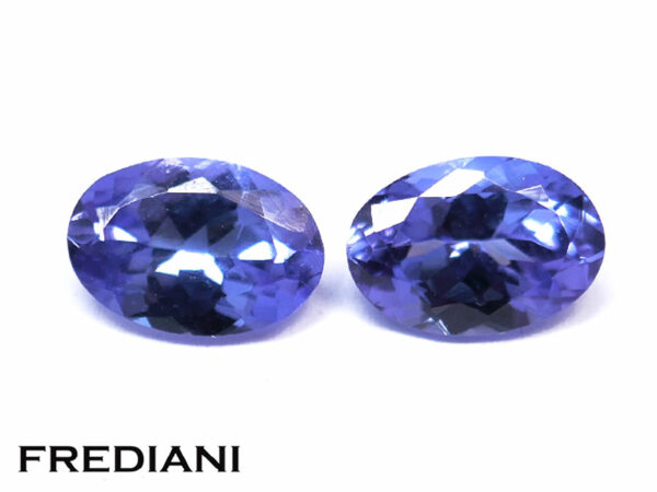 Appairage de tanzanites ovales 60x42 de 1.05 carat