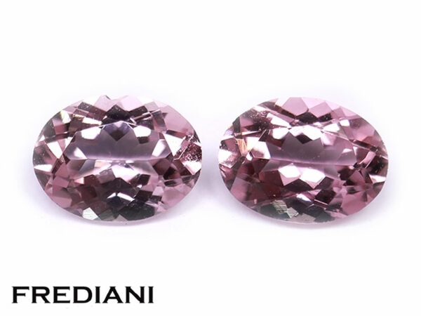 Paire de tourmalines roses ovales 81x61 de 2.48 carats