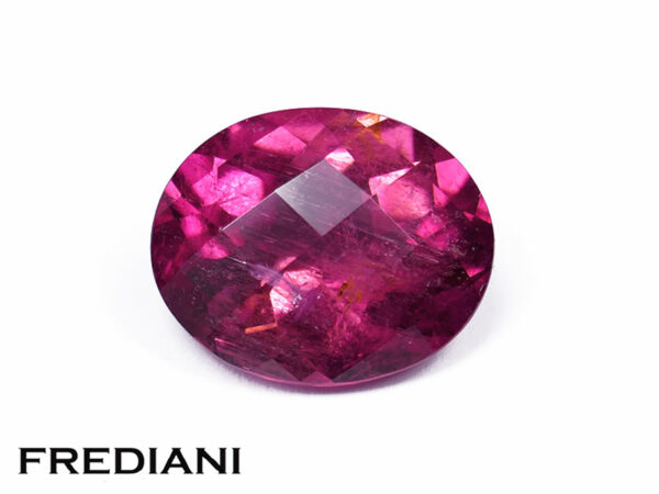 Tourmaline "rubellite" ovale briolette 134x110 de 6.08 carats