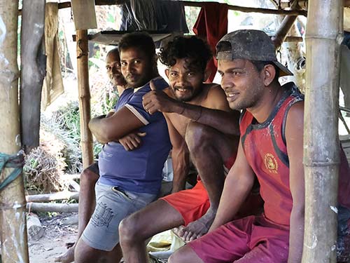 Ratnapura, les mines de saphirs artisanales