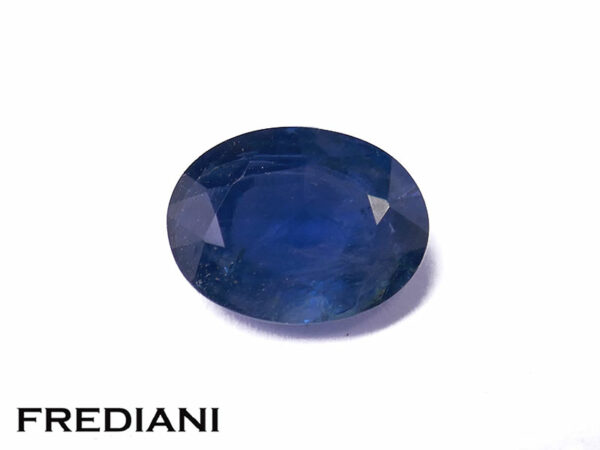 Saphir bleu ovale 82x62 de 1.77 carat