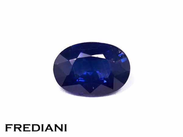 Saphir bleu ovale 68x48 de 0.79 carat