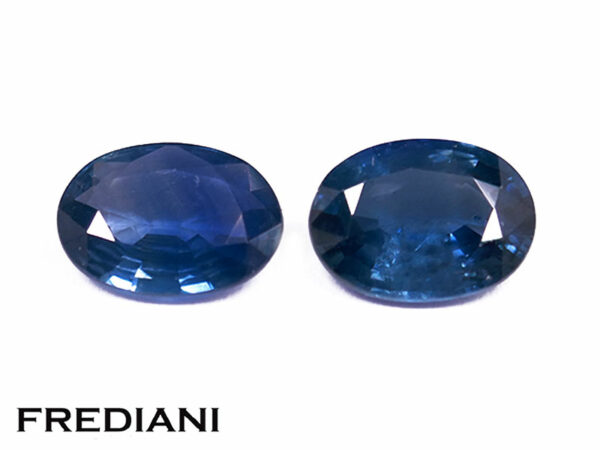 Appairage de saphirs bleus ovales 70x50 de 1.58 carat